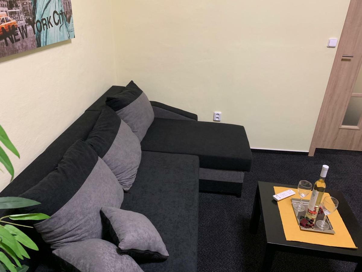 Apartman Alesta Bruntál Buitenkant foto