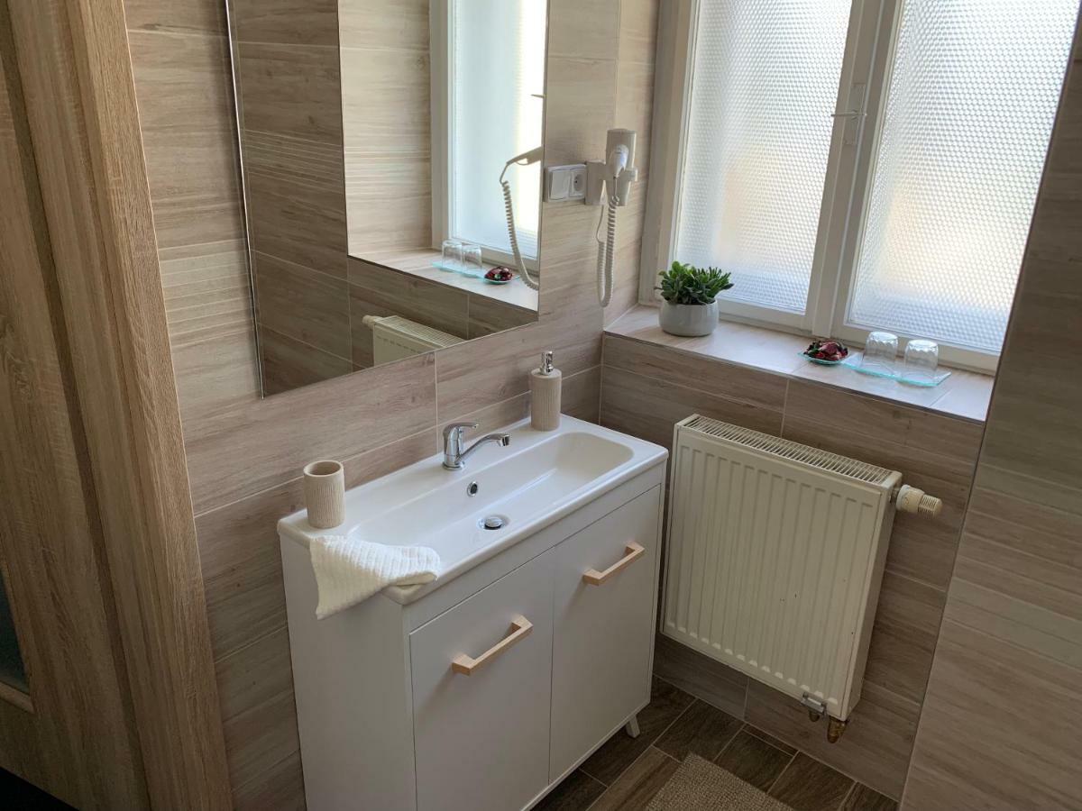 Apartman Alesta Bruntál Buitenkant foto