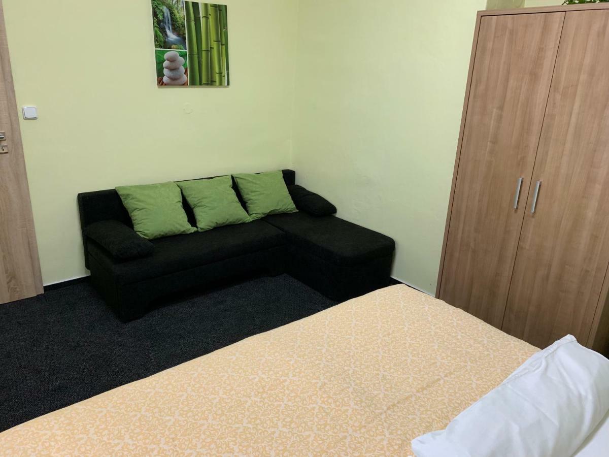 Apartman Alesta Bruntál Buitenkant foto