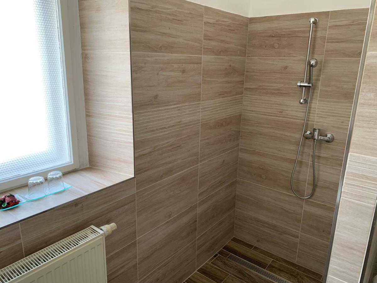 Apartman Alesta Bruntál Buitenkant foto